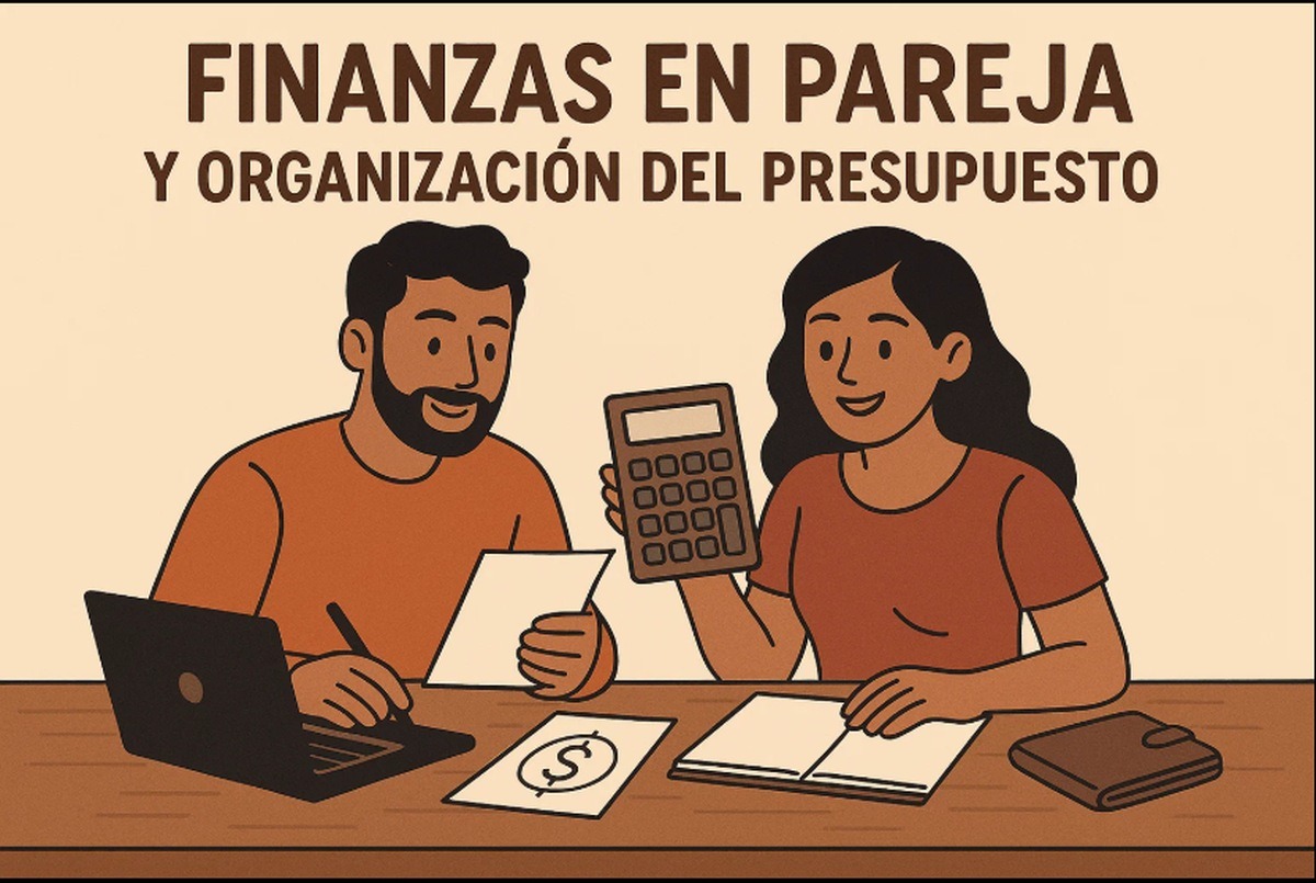 Ilustración en estilo flat con fondo beige y el mismo título “FINANZAS EN PAREJA Y ORGANIZACIÓN DEL PRESUPUESTO” en letras mayúsculas marrones en la parte superior. Debajo, una pareja está sentada frente a una mesa de madera: el hombre, a la izquierda, trabaja con una notebook y sostiene un papel; la mujer, a la derecha, sonríe mientras levanta una calculadora con una mano y apoya la otra sobre documentos y hojas con símbolo de dólar. Sobre la mesa hay más papeles y una billetera cerrada. La escena transmite la idea de organización del dinero, diálogo y trabajo en equipo para ordenar las cuentas del hogar.