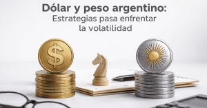 Imagen ilustrativa sobre la volatilidad entre el dólar y el peso argentino. Se observan dos pilas de monedas: a la izquierda, monedas doradas con el símbolo del dólar; a la derecha, monedas plateadas con un sol similar al de la moneda argentina. En el centro hay una pieza de ajedrez en forma de caballo sobre un cuaderno, representando estrategia financiera. En primer plano aparecen anteojos y una calculadora, reforzando la idea de análisis y planificación ante la fluctuación cambiaria.